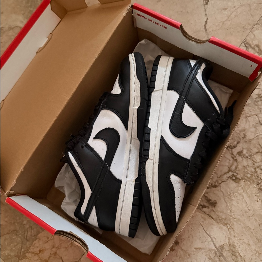 Nike Dunk Low Pandas - Picture 2 of 3